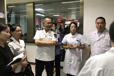 州卫生计生综合监督执法局开展&ldquo;谁执法谁普法&rdquo;活动